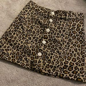 Cheetah print skirt cute pockets